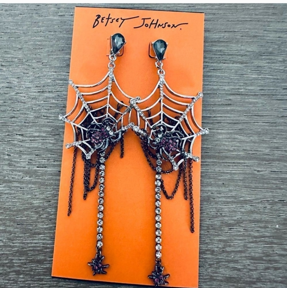 NWT BETSEY JOHNSON SPIDER 🕷WEB🕸 EARRINGS/ Blk/ Purple/ Silver🕸🕷🕸🕷🕸🕷🕸🕷
